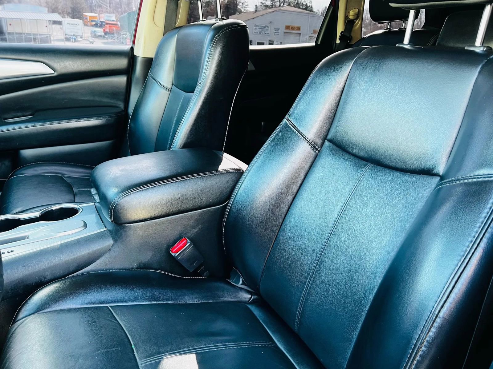 Used 2020 Nissan Pathfinder SL image 37