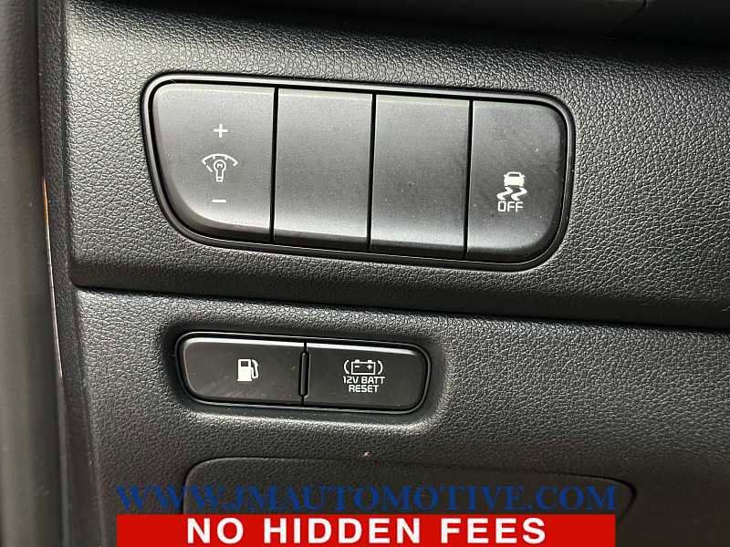 Used 2017 Kia Niro LX image 28