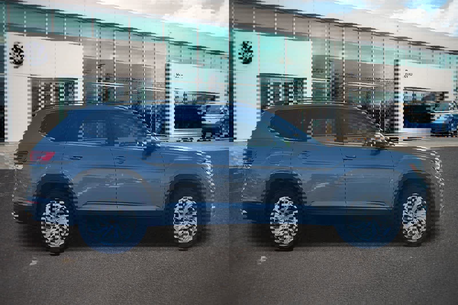 Certified 2023 Volkswagen Atlas SE image 4