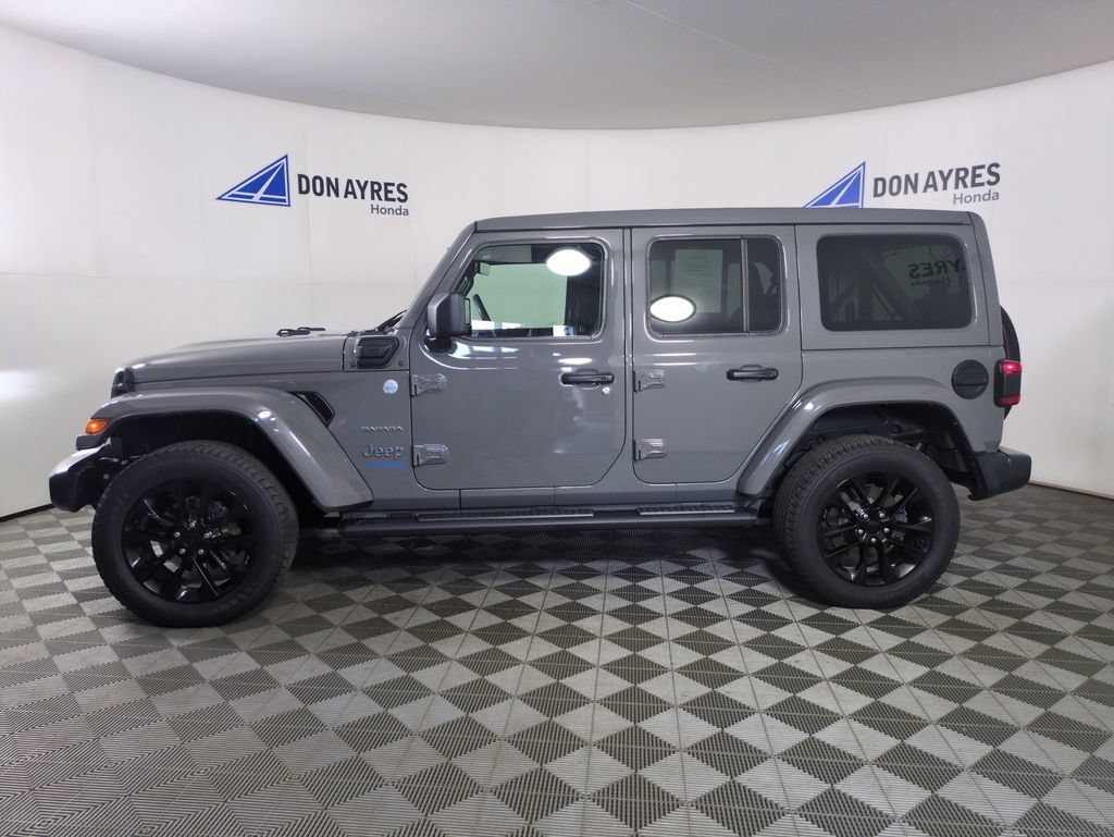 Used 2021 Jeep Wrangler Unlimited Sahara w/ Cold Weather Group AWD/4WD image 2