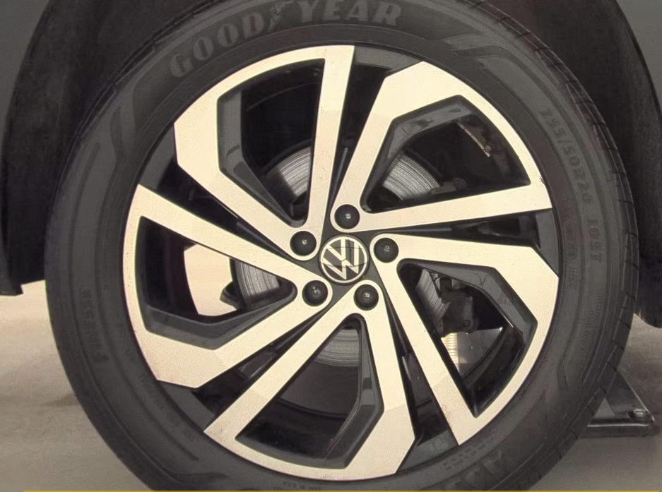 Used 2023 Volkswagen Atlas Cross Sport SEL AWD/4WD image 15