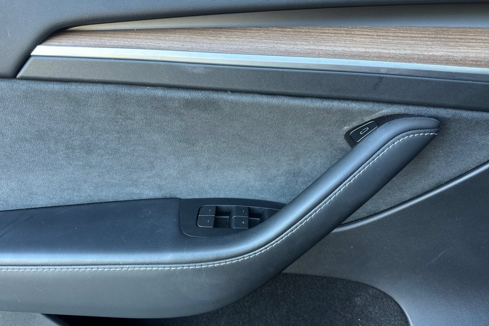 Used 2025 Tesla Model Y Performance AWD/4WD image 12