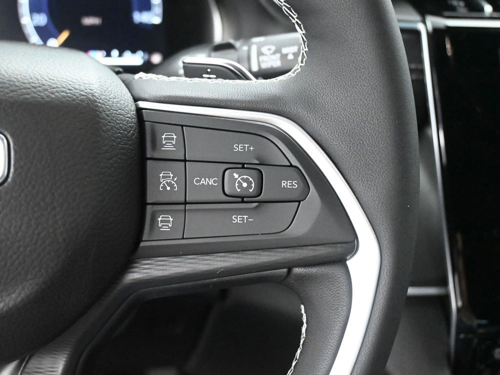 New 2025 Jeep Grand Cherokee Laredo X w/ Luxury Tech Group I image 36