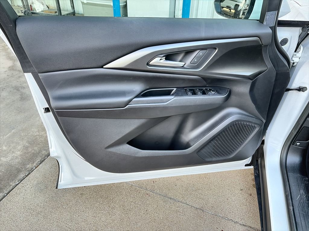 New 2026 Chevrolet Equinox EV LT image 23