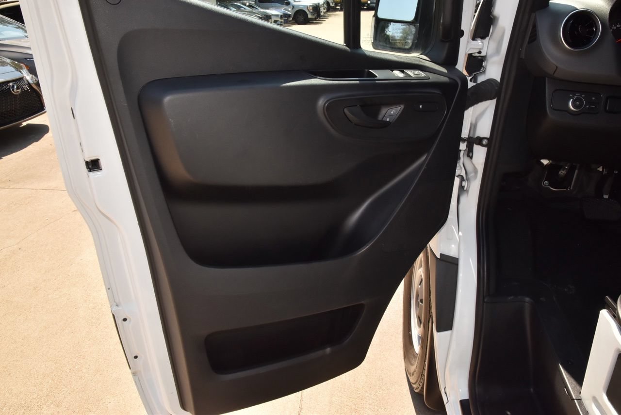 Used 2025 Mercedes-Benz Sprinter 2500 image 32