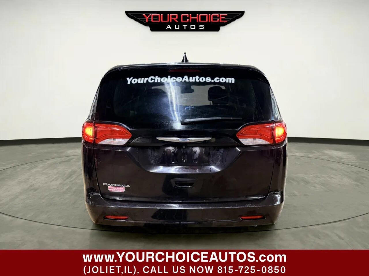 Used 2017 Chrysler Pacifica Touring FWD image 4