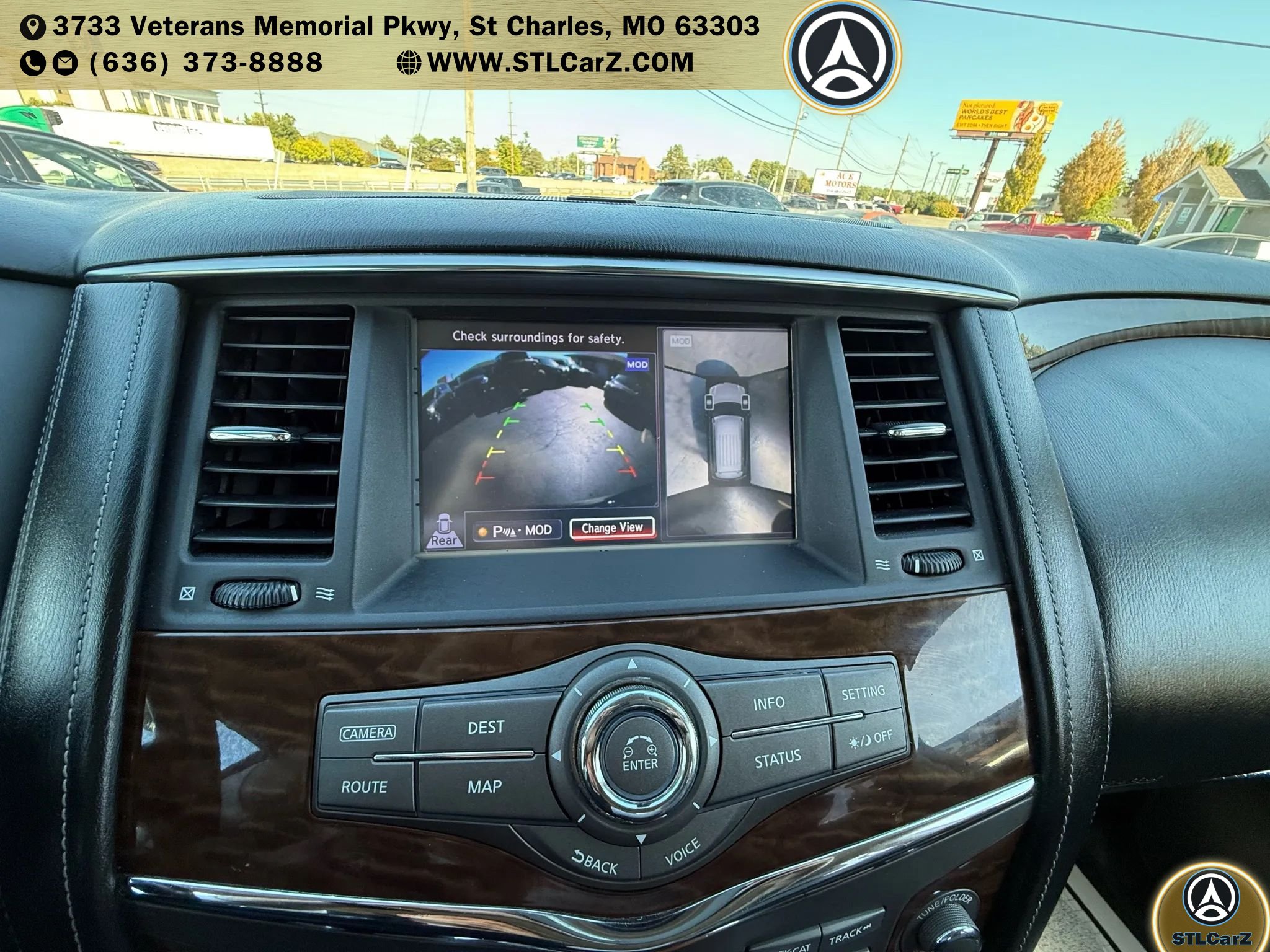 Used 2017 Nissan Armada Platinum w/ Interior Lighting Package RWD image 22
