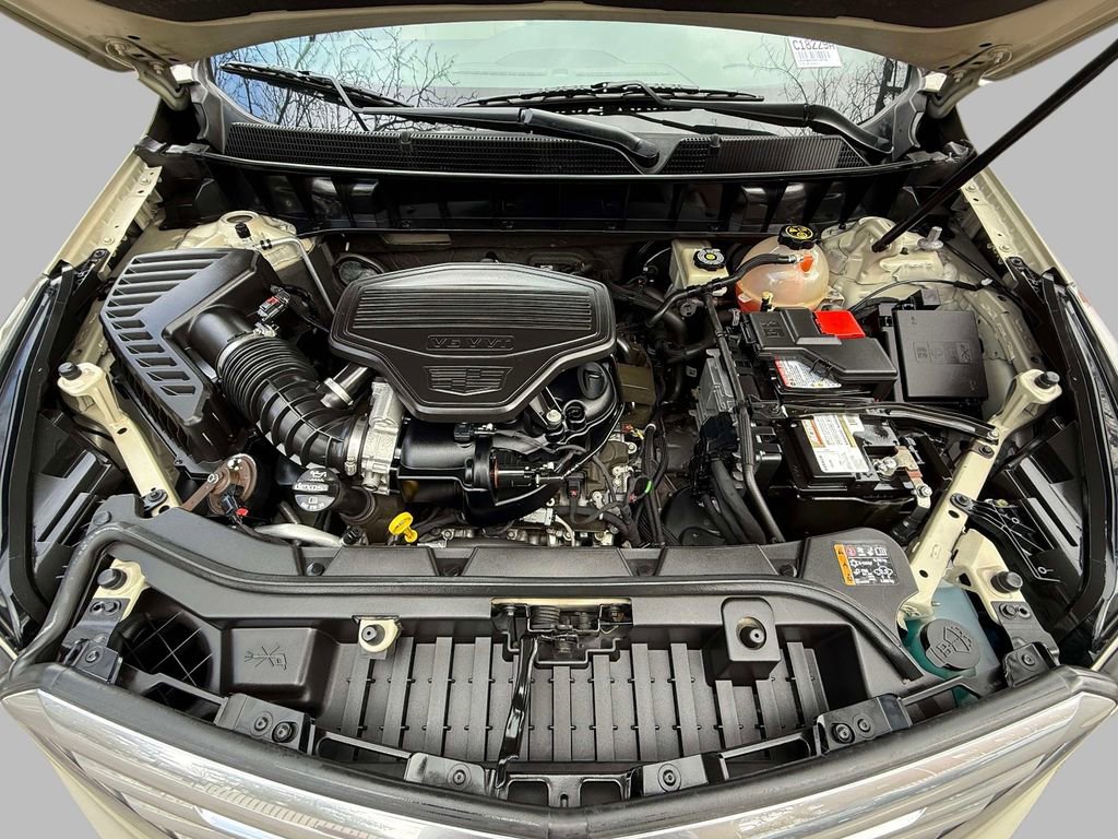 Used 2017 Cadillac XT5 Luxury w/ Driver Awareness Package image 23