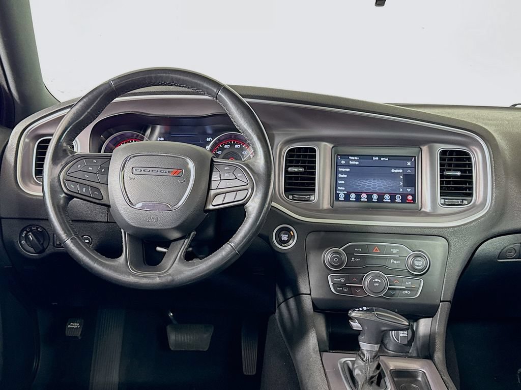 Used 2022 Dodge Charger SXT w/ Leather Interior Group RWD image 11