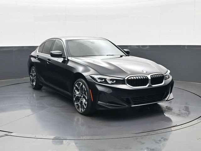 Used 2025 BMW 330i xDrive Sedan w/ Premium Package AWD/4WD image 3