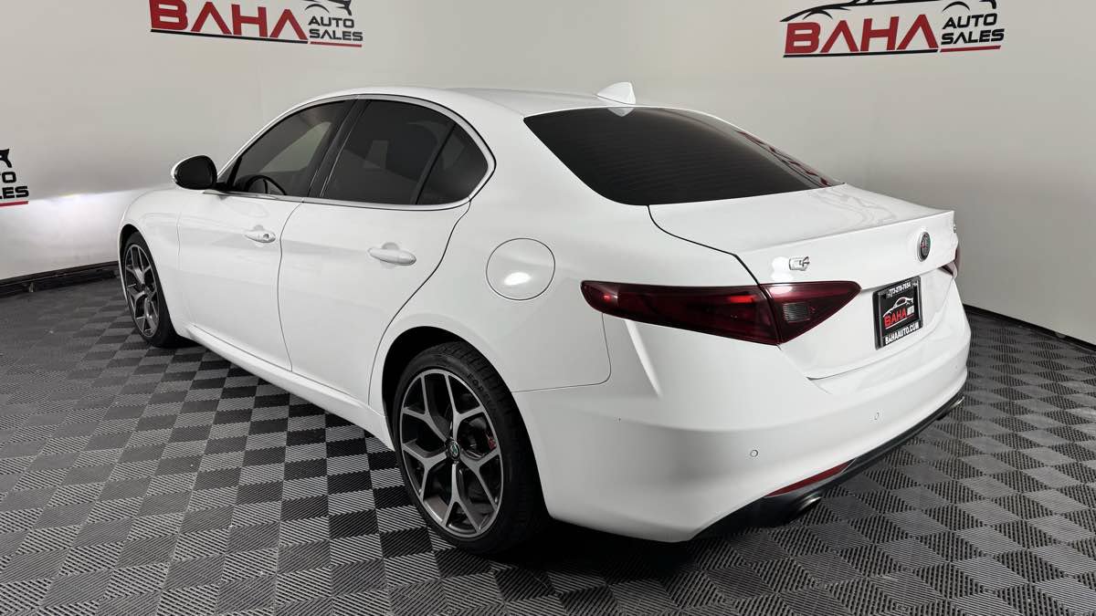 Used 2019 Alfa Romeo Giulia Ti AWD/4WD image 5