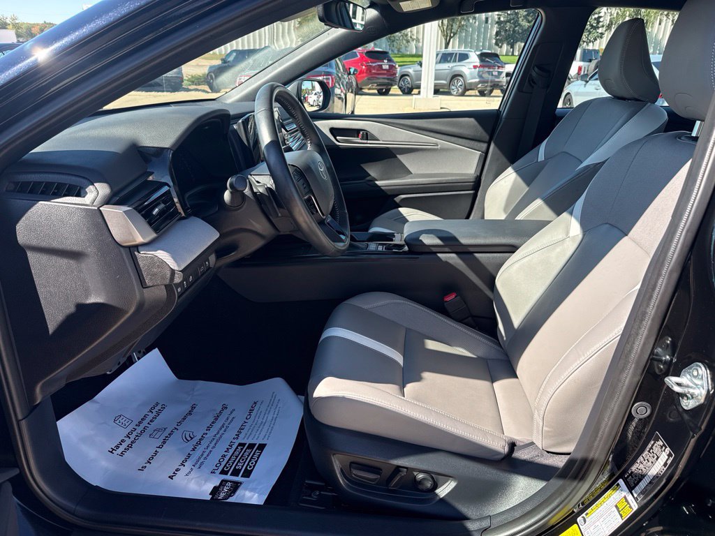 Certified 2025 Toyota Camry SE w/ Convenience Package AWD/4WD image 7