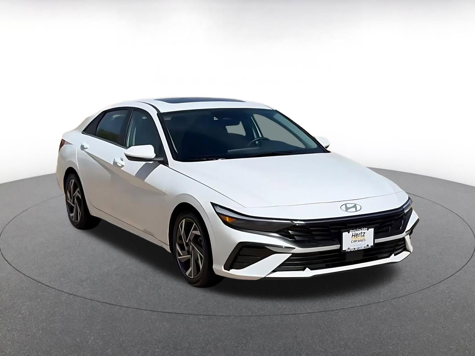 Used 2025 Hyundai Elantra SEL image 3