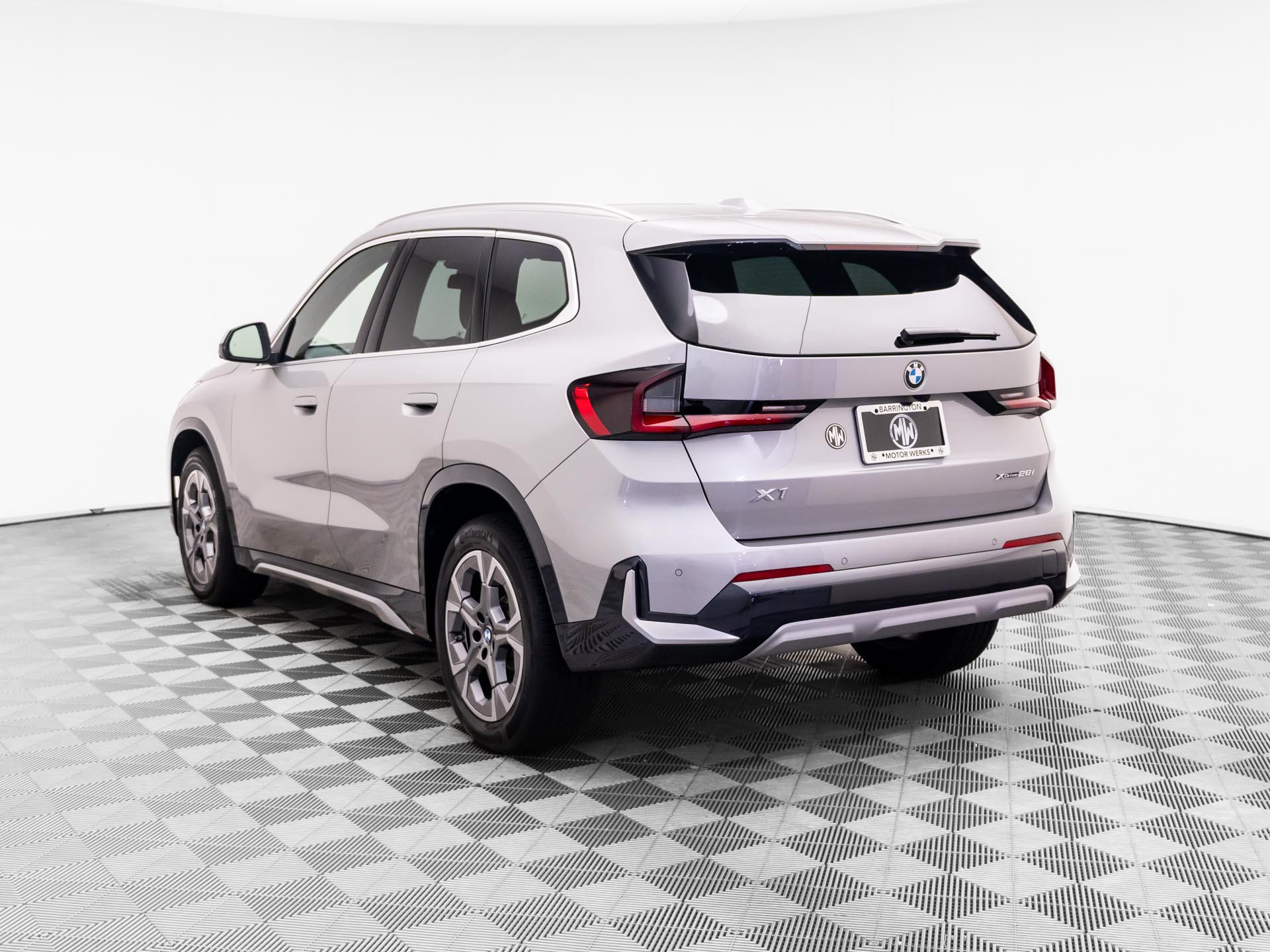 Certified 2025 BMW X1 xDrive28i w/ Premium Package AWD/4WD image 3