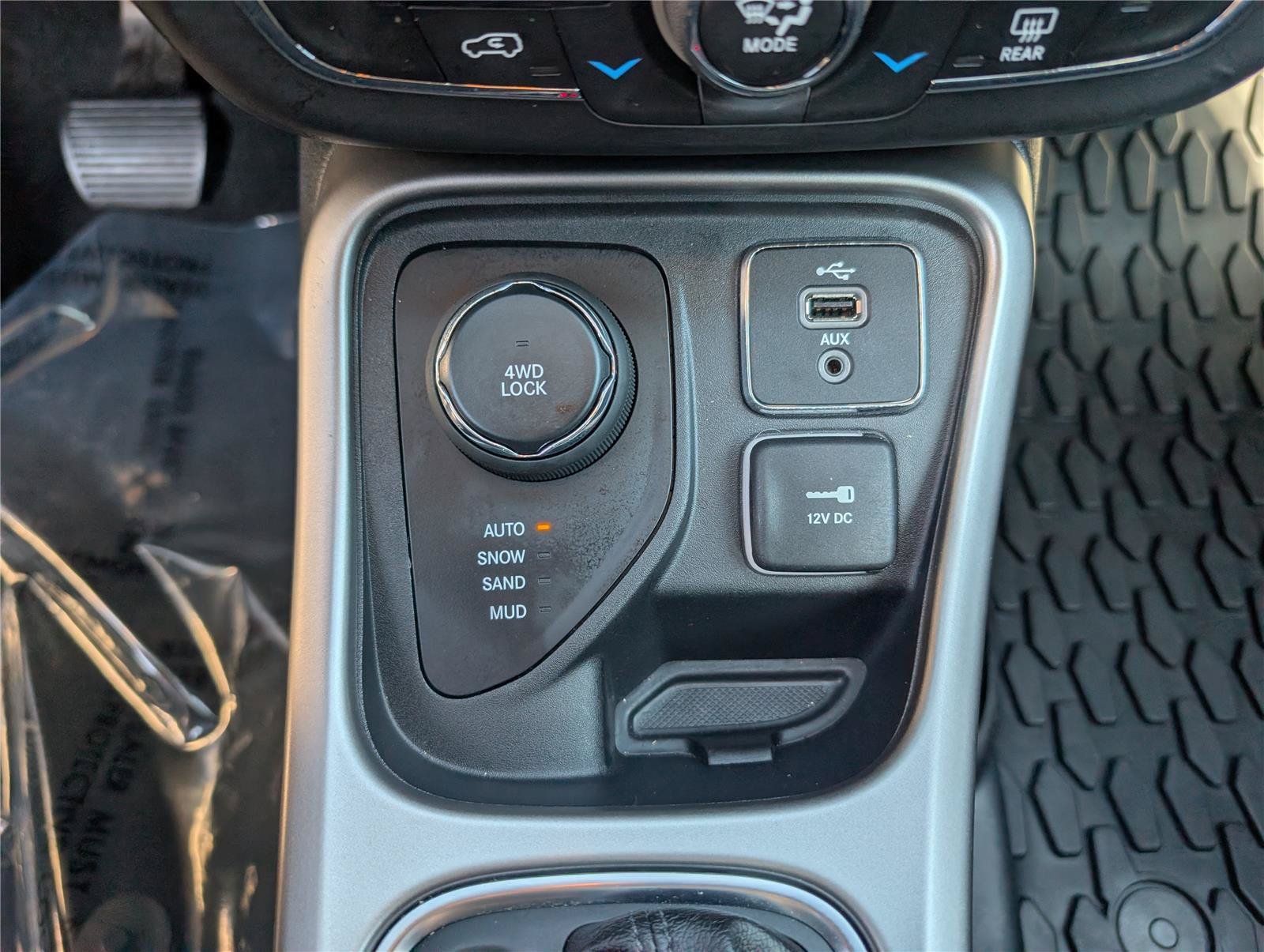 Used 2018 Jeep Compass Sport w/ Tech Group AWD/4WD image 27