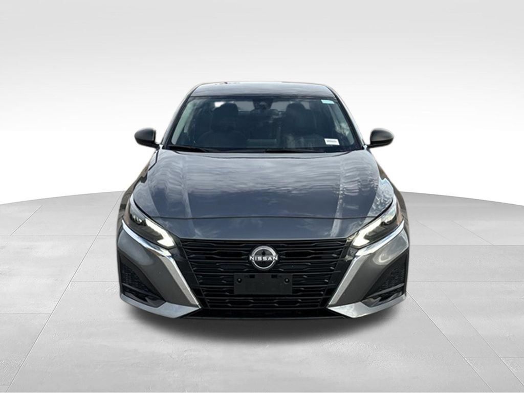 Used 2025 Nissan Altima 2.5 SV FWD image 4