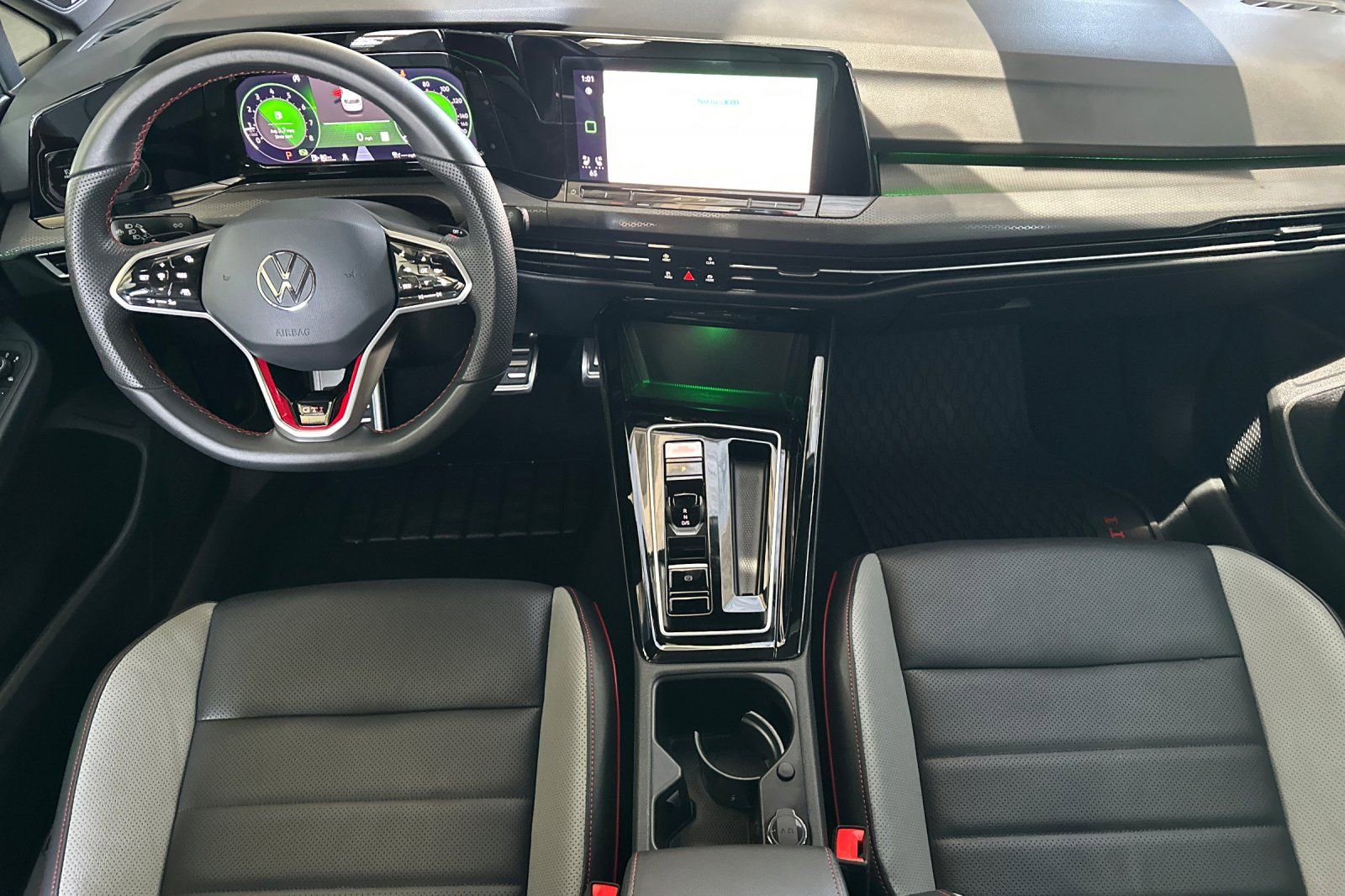 Used 2024 Volkswagen GTI SE image 13