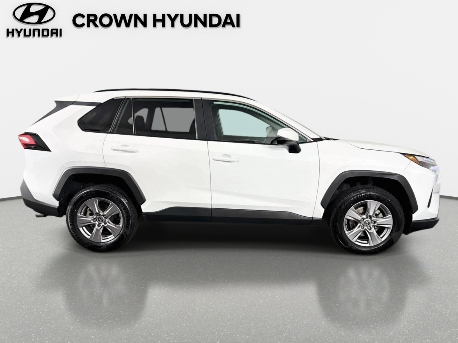 Used 2023 Toyota RAV4 XLE FWD image 5