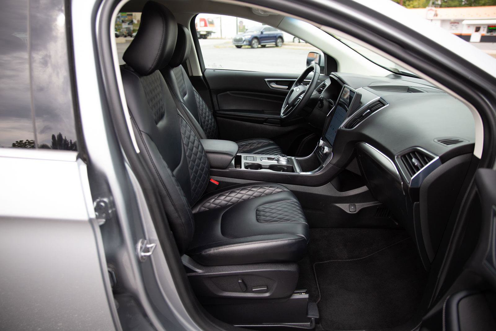 Used 2024 Ford Edge Titanium image 23