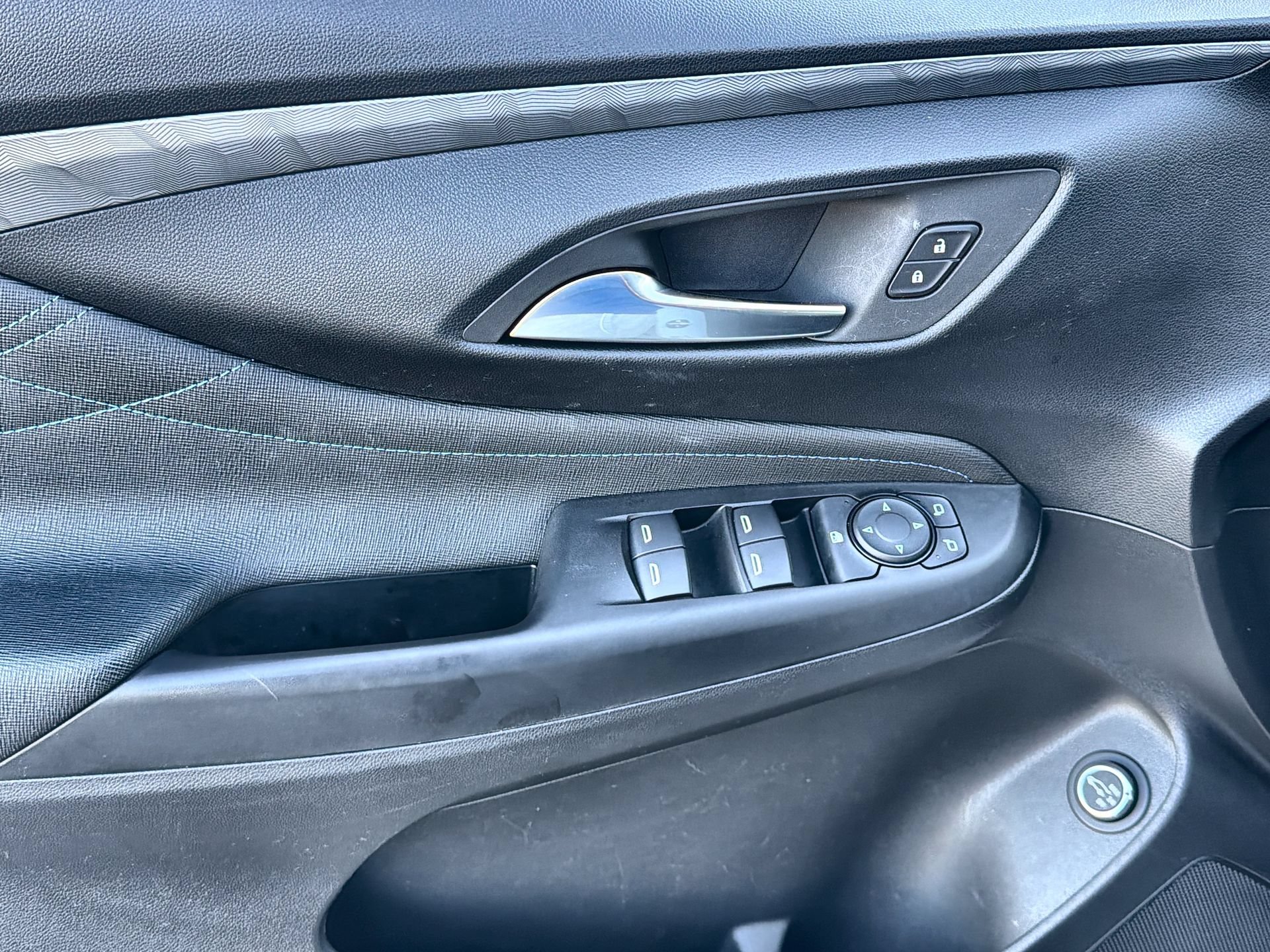 Used 2025 Buick Envista Sport Touring w/ Convenience I Package FWD image 13