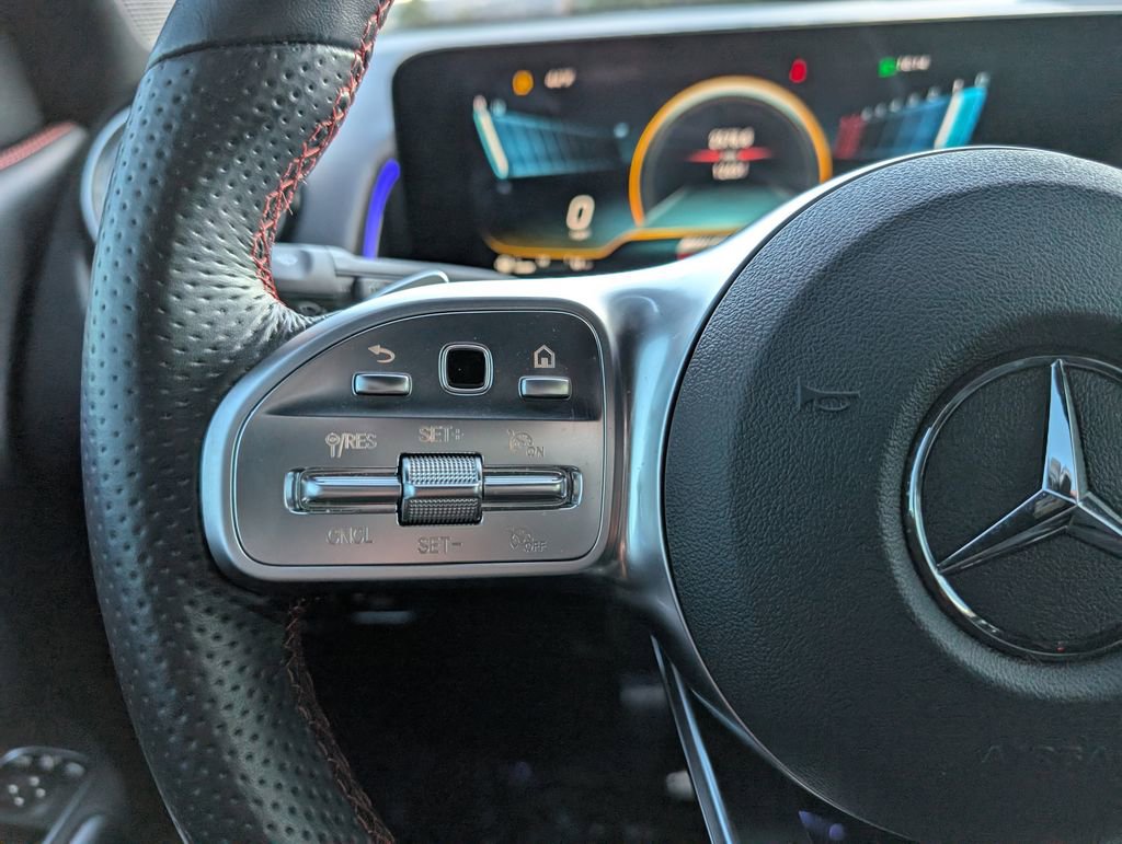 Certified 2022 Mercedes-Benz GLB 35 AMG 4MATIC image 23