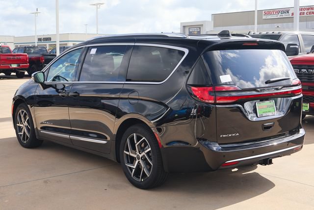 New 2027 Chrysler Pacifica Pinnacle w/ Theater Group FWD image 4