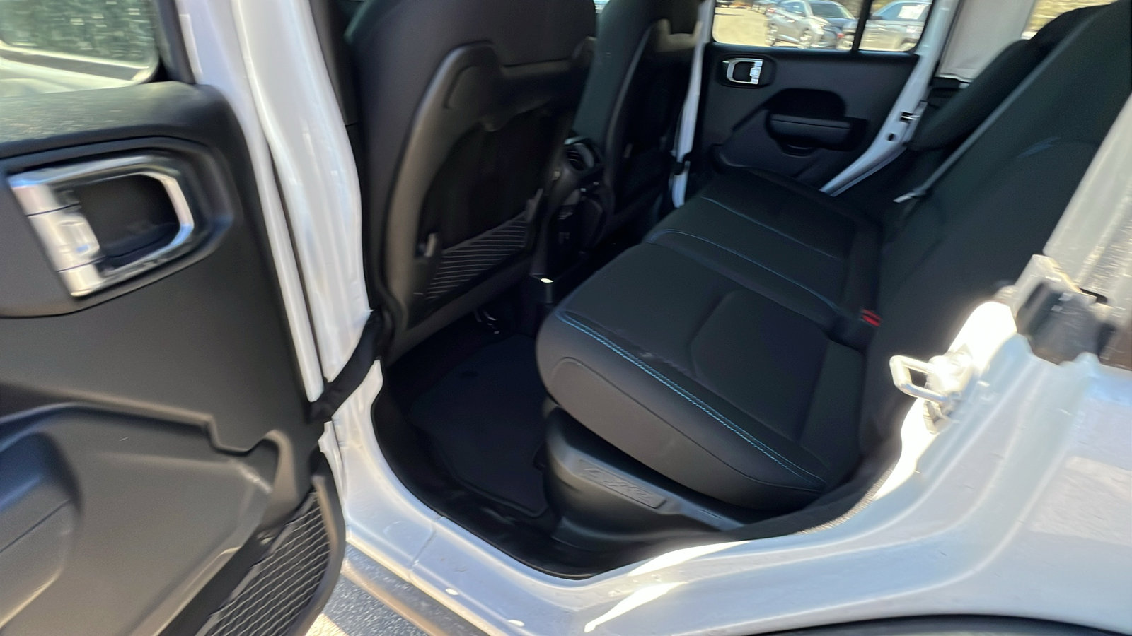 Used 2025 Jeep Wrangler Unlimited Rubicon 4xe w/ Convenience Group image 23