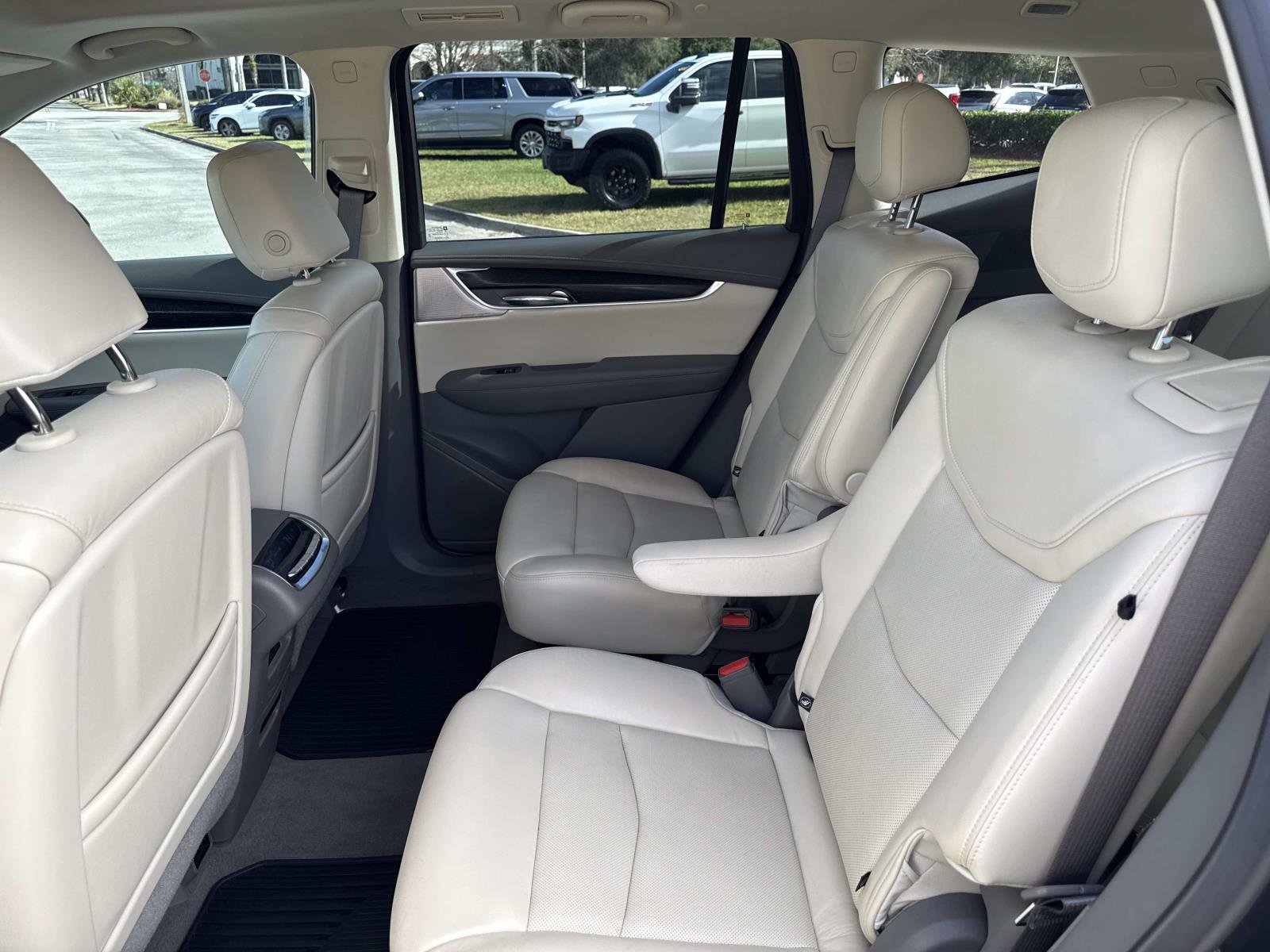 Used 2020 Cadillac XT6 Premium Luxury image 16