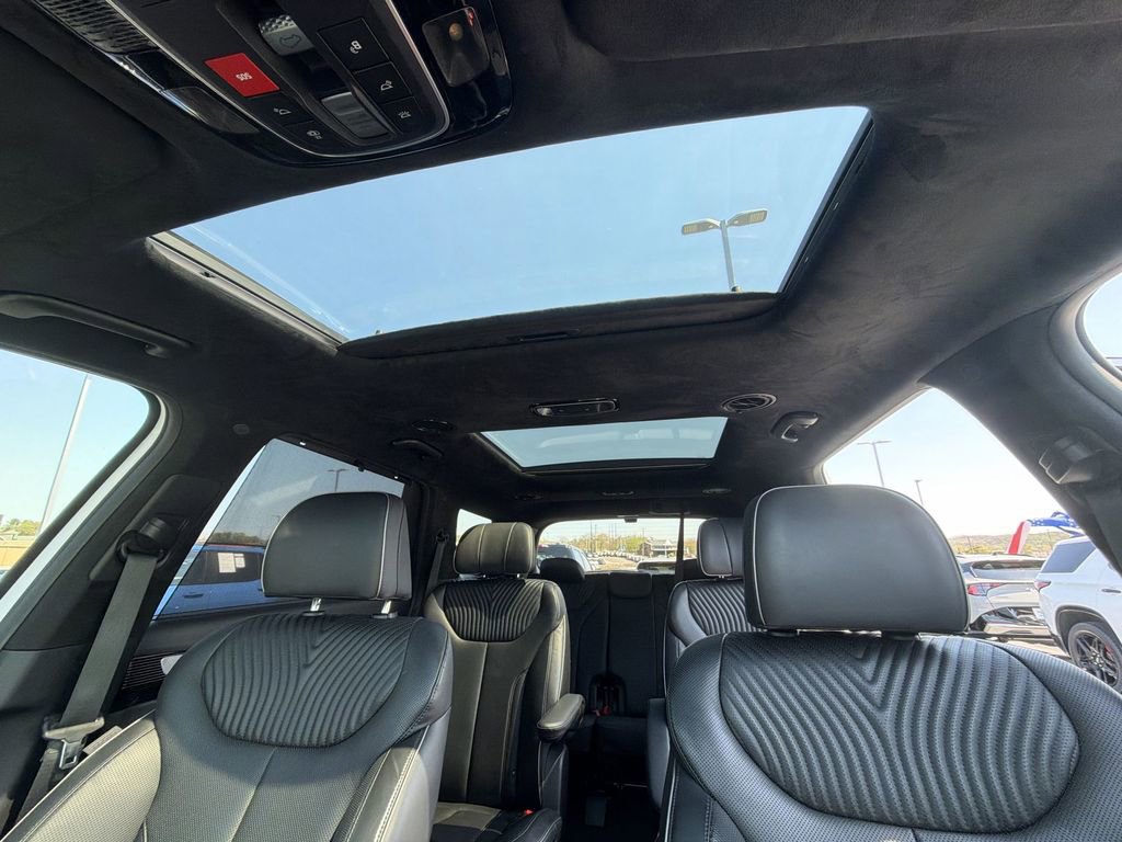 Used 2023 Hyundai Palisade Calligraphy image 22