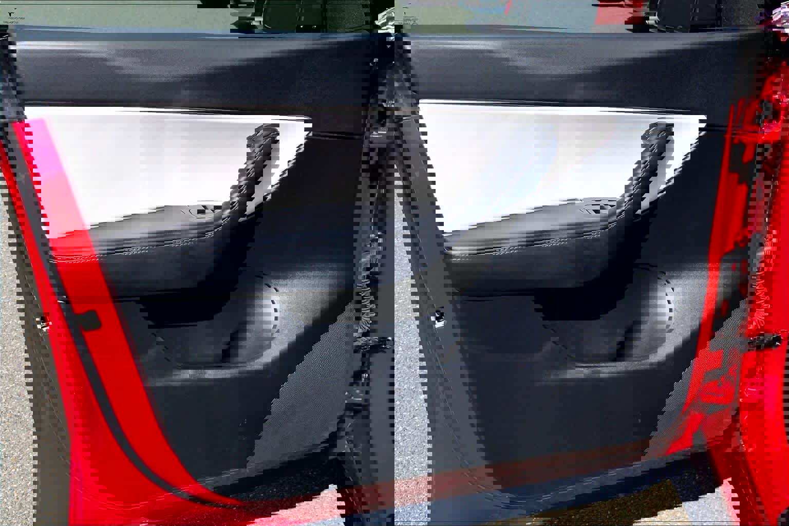 Used 2022 Tesla Model Y Long Range image 21