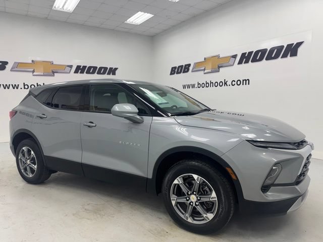 Used 2024 Chevrolet Blazer LT FWD image 3