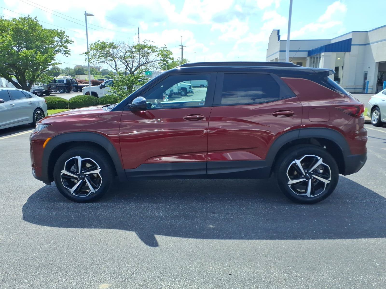 Used 2023 Chevrolet TrailBlazer RS w/ Convenience Package AWD/4WD image 4