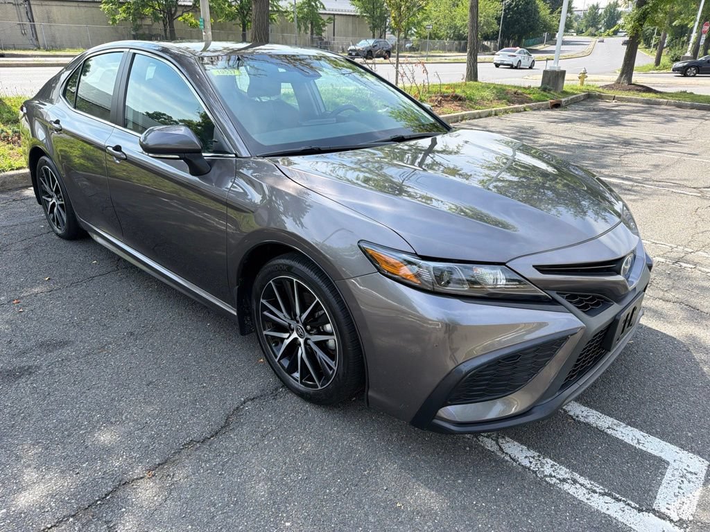 Used 2024 Toyota Camry SE FWD image 4