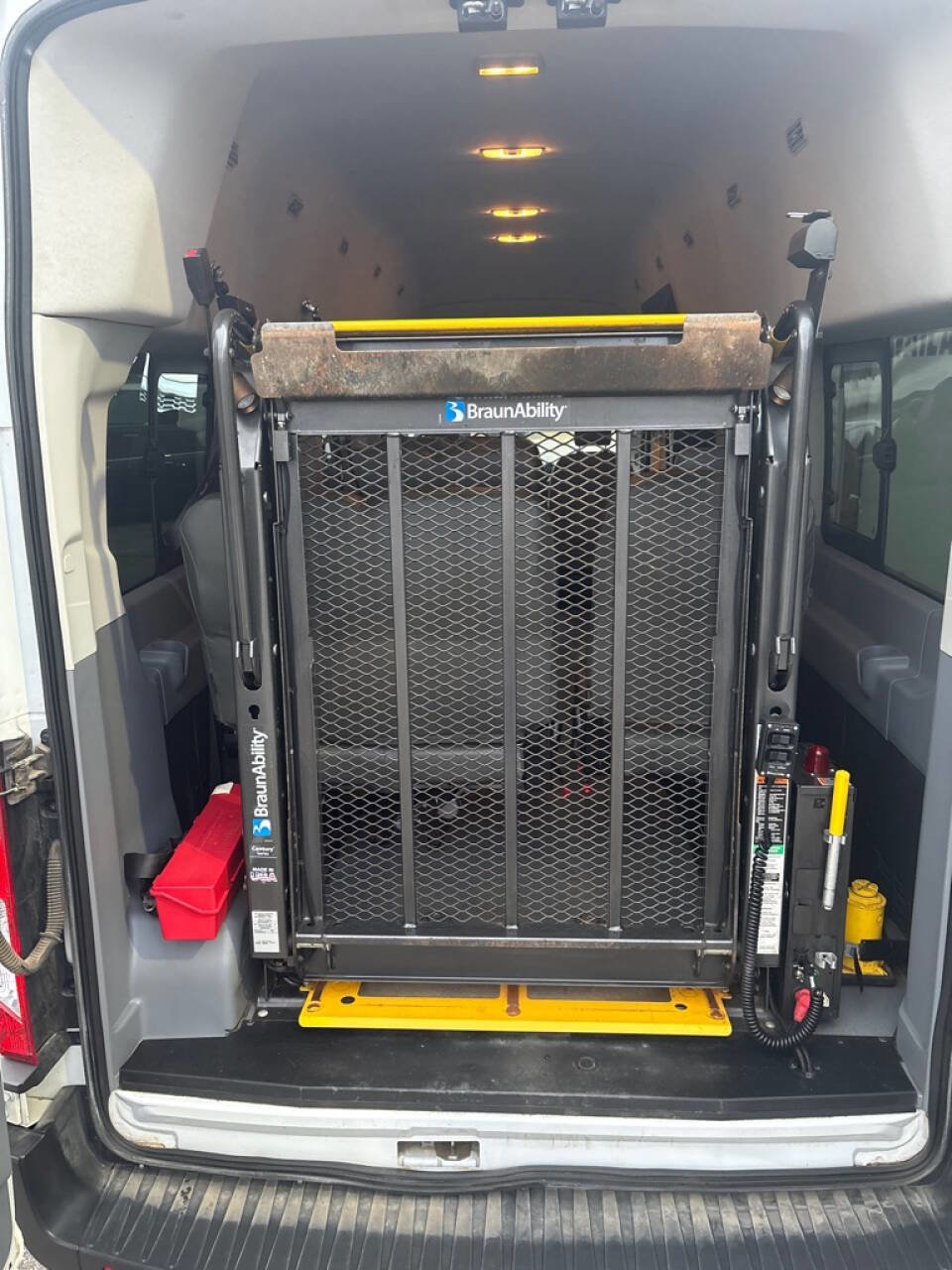 Used 2019 Ford Transit 350 XL image 27