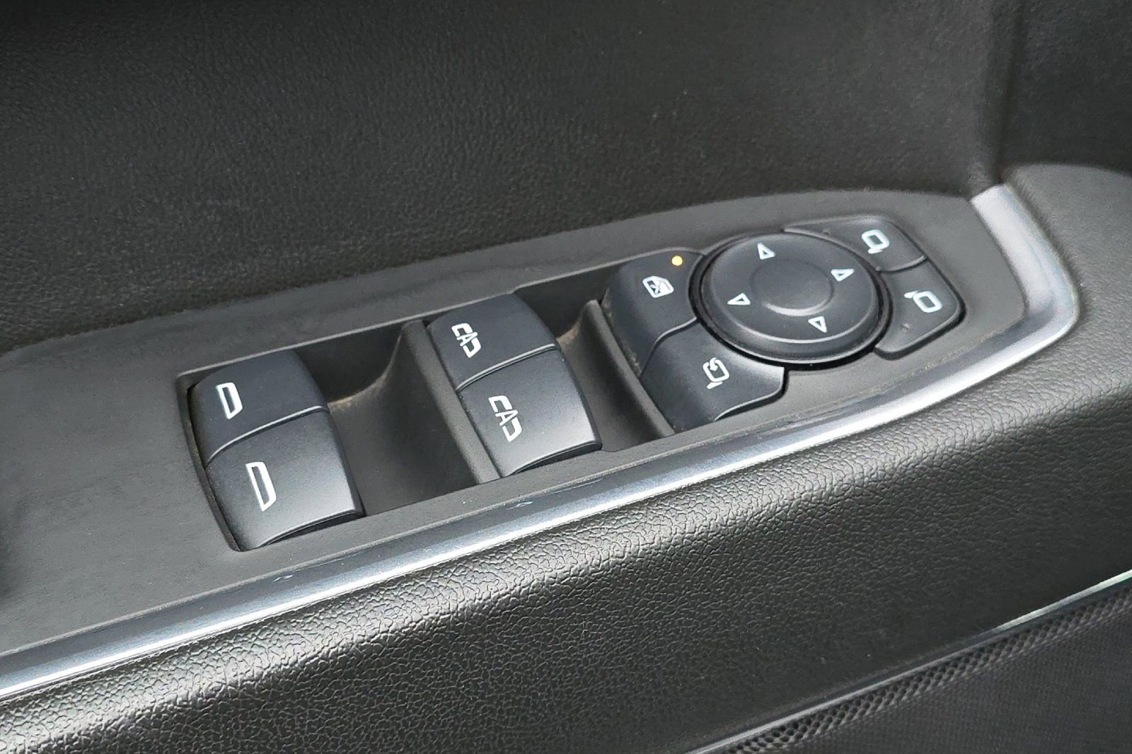 Used 2024 GMC Sierra 1500 SLT image 14