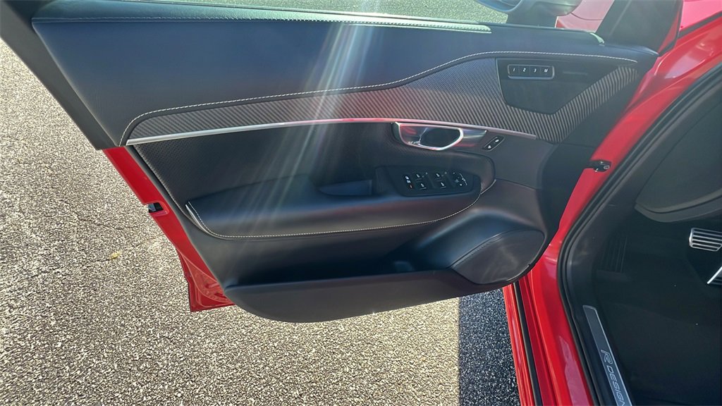 Used 2019 Volvo XC90 T6 R-Design w/ Advanced Package image 11