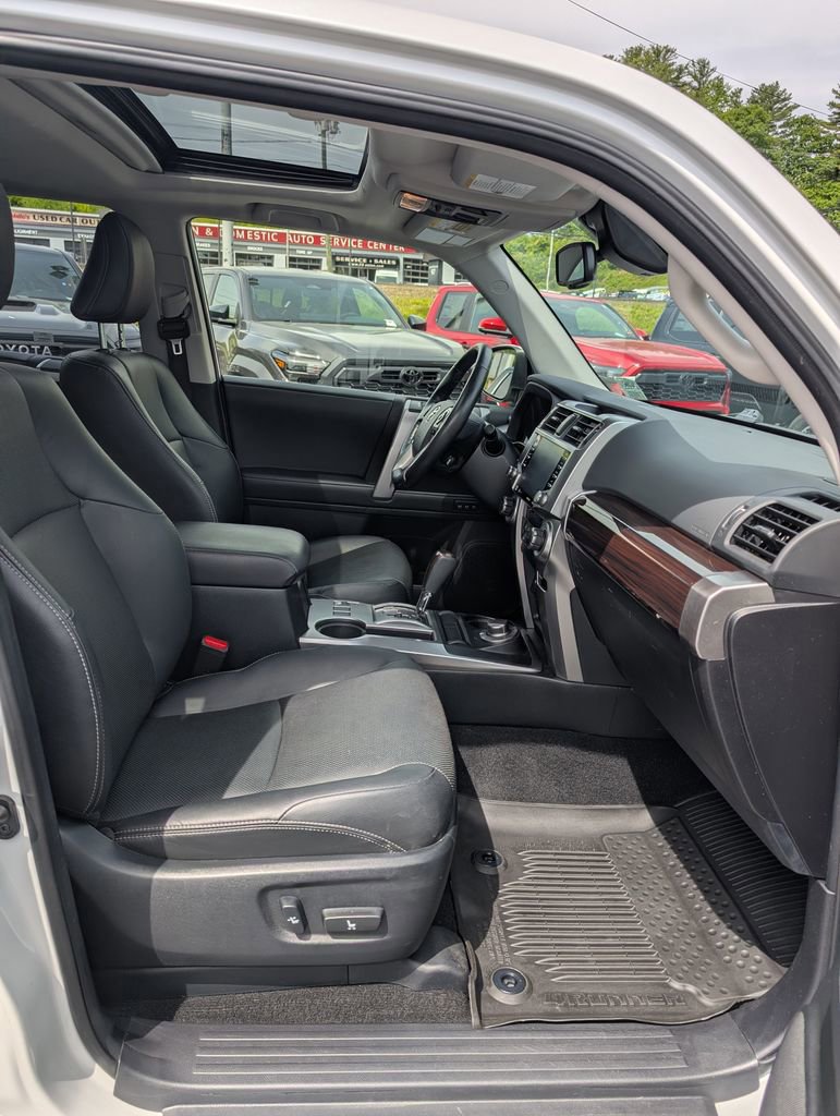 Used 2024 Toyota 4Runner Limited AWD/4WD image 19