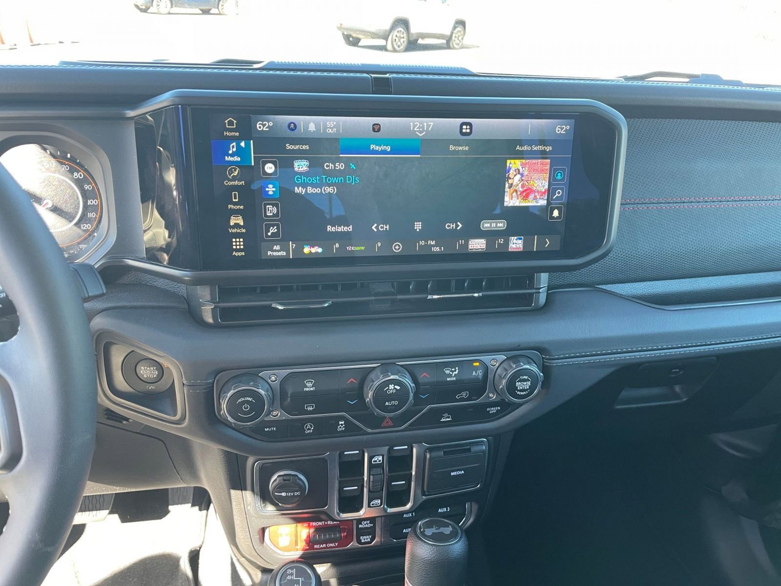 Used 2025 Jeep Wrangler Unlimited Rubicon image 18