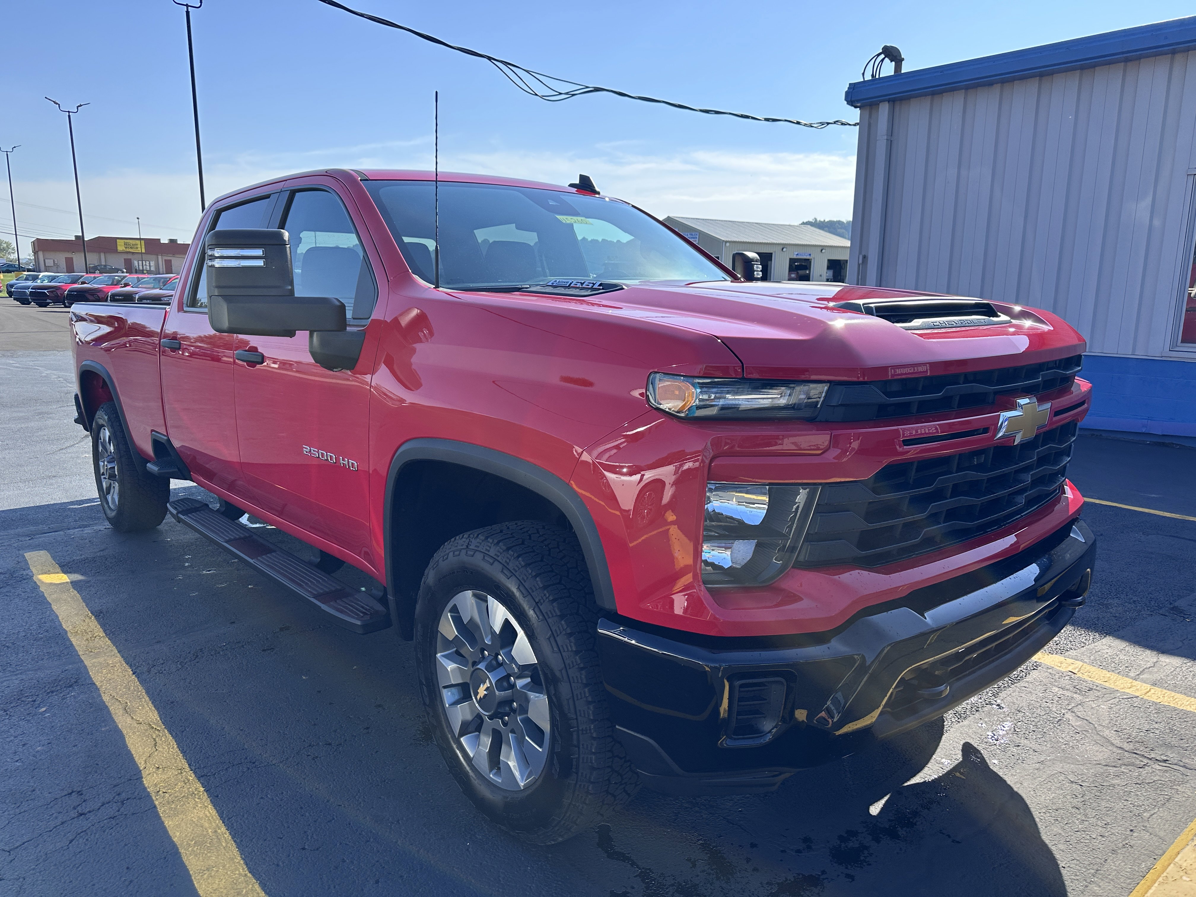Used 2025 Chevrolet Silverado 2500 Custom image 2