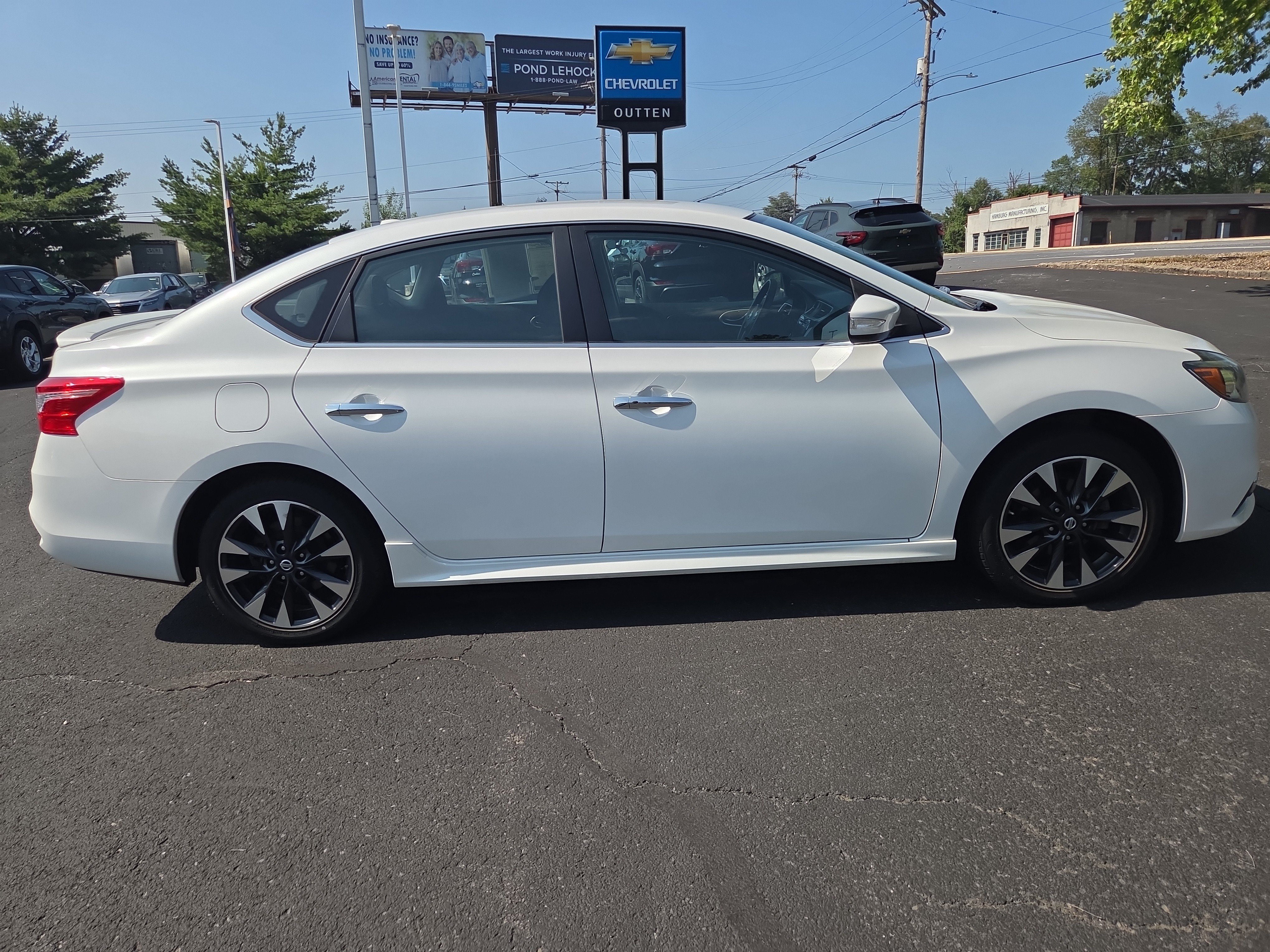 Used 2016 Nissan Sentra SR FWD image 2