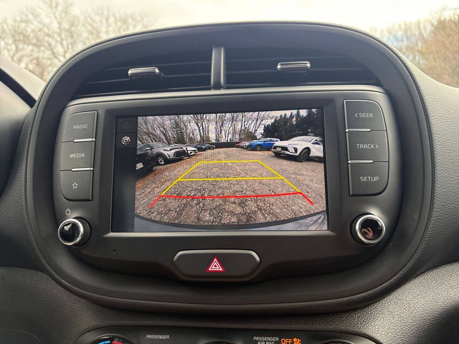 Used 2025 Kia Soul LX w/ LX Technology Package FWD image 21