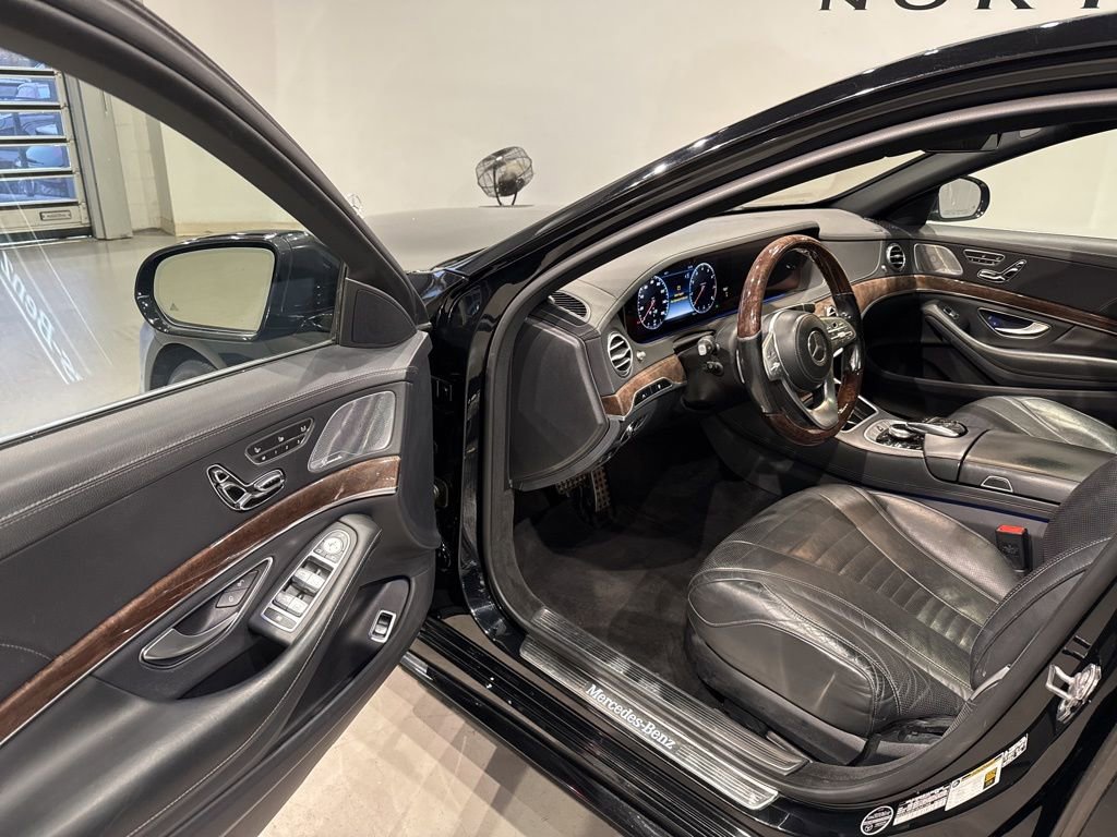 Used 2018 Mercedes-Benz S 560 4MATIC Sedan w/ AMG Line Exterior image 15