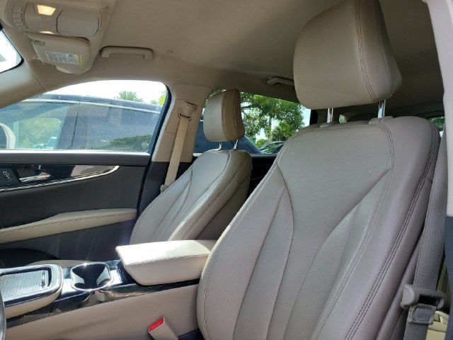 Used 2022 Lincoln Nautilus FWD w/ Premium Package image 10