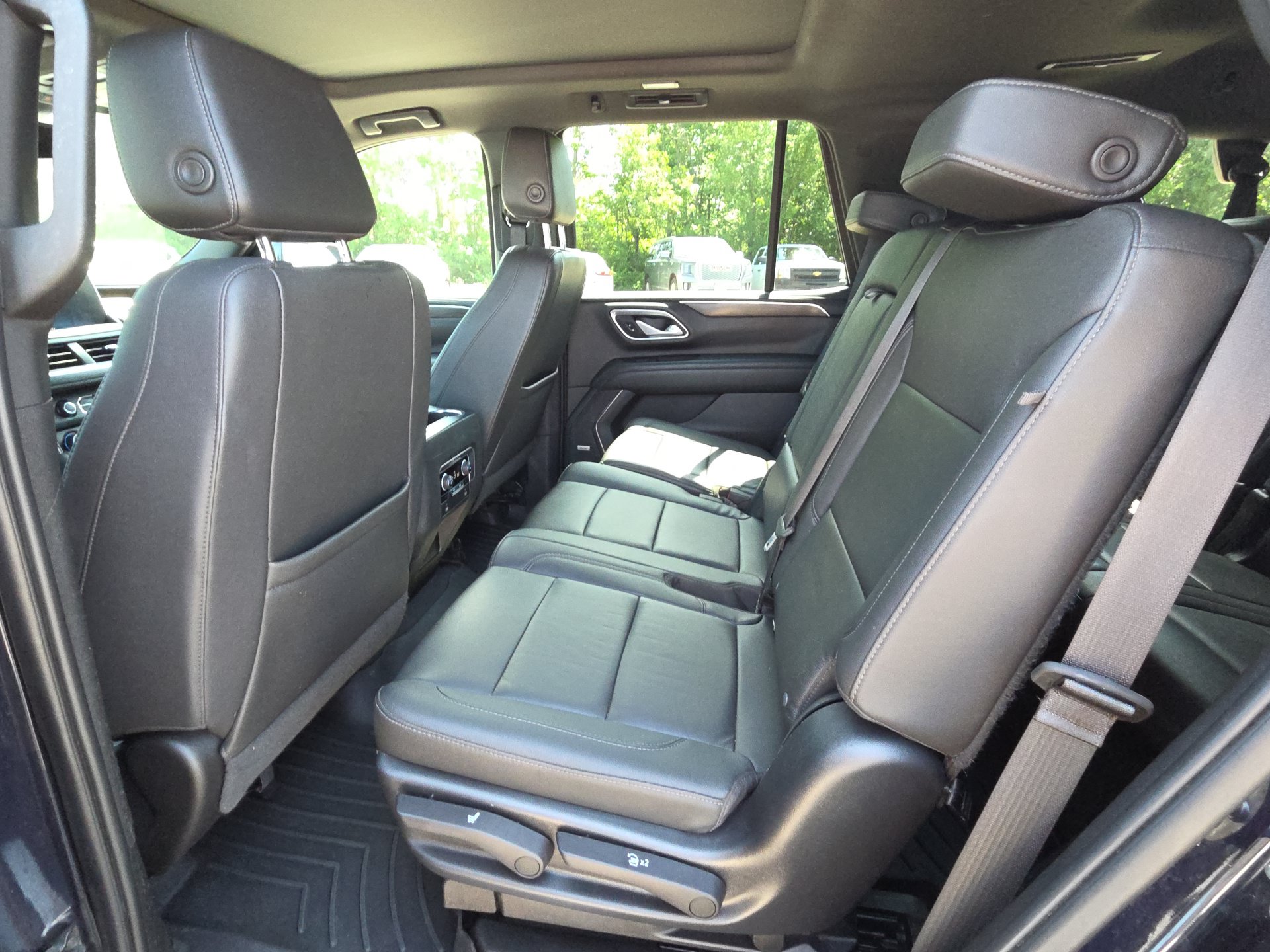 Used 2023 Chevrolet Tahoe Z71 AWD/4WD image 29