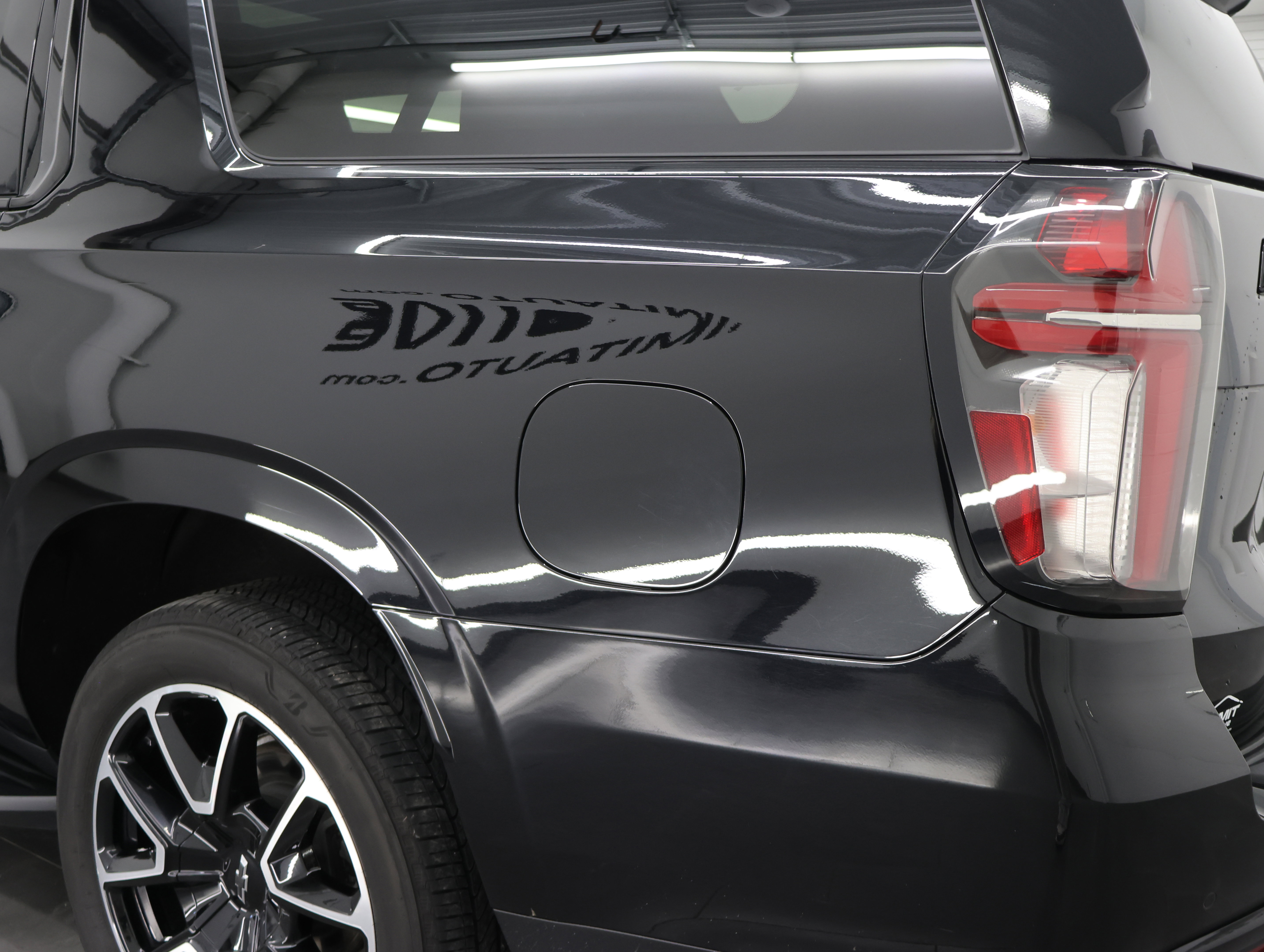 Used 2023 Chevrolet Suburban RST w/ Luxury Package AWD/4WD image 39