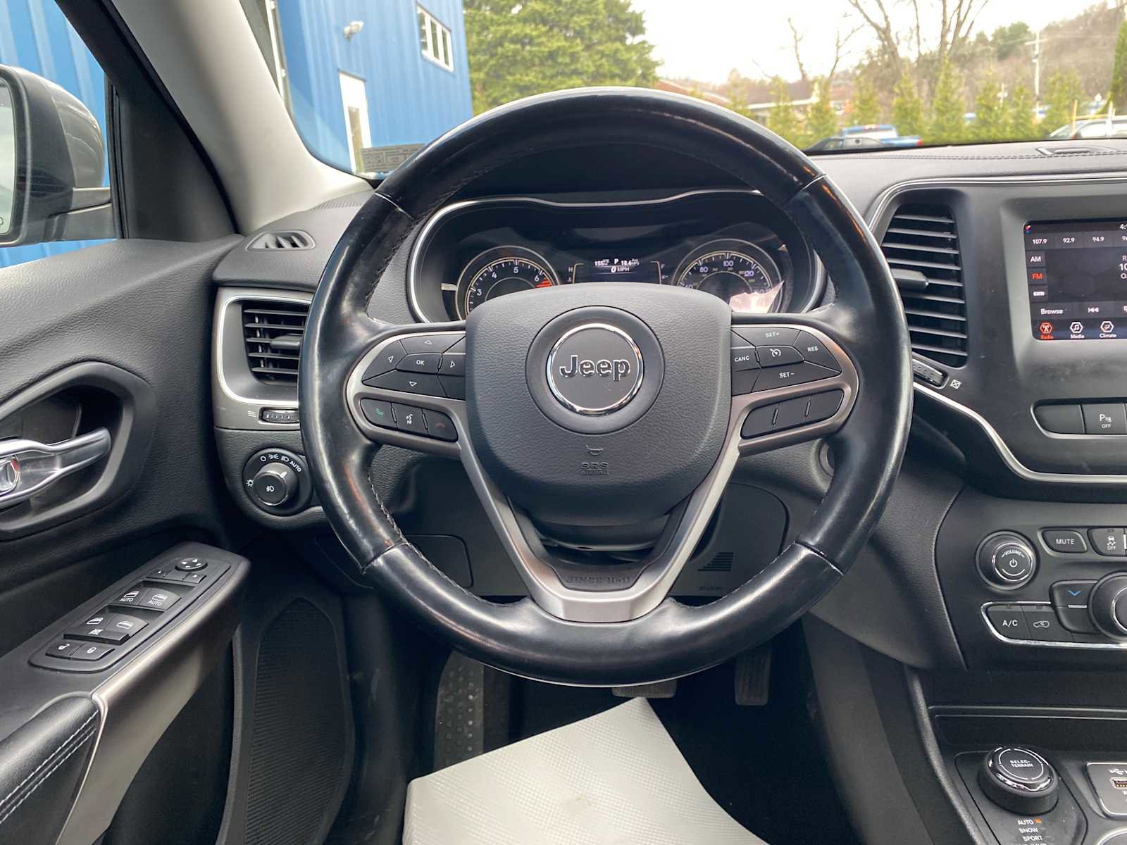 Used 2020 Jeep Cherokee Latitude Plus w/ Cold Weather Group image 19