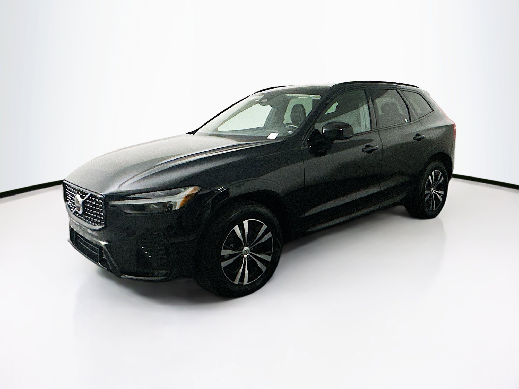 Used 2024 Volvo XC60 B5 Core AWD/4WD image 3