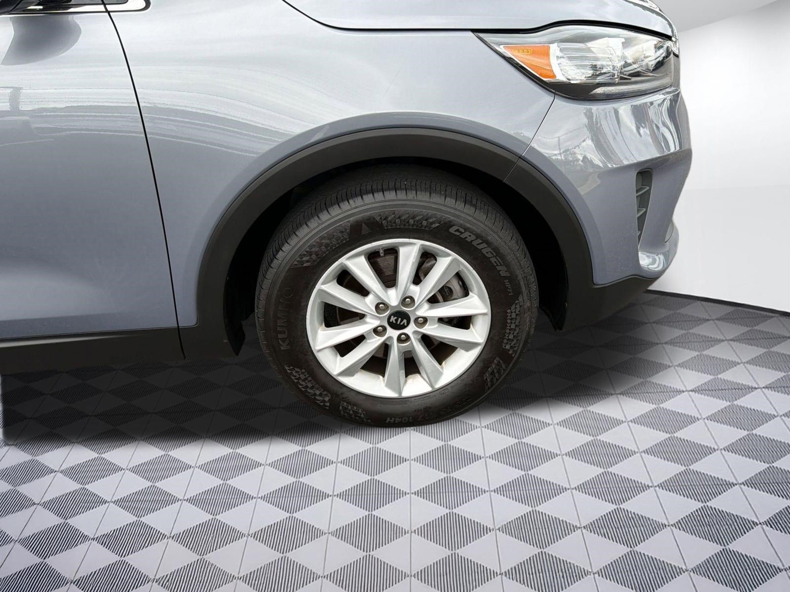 Used 2020 Kia Sorento L FWD image 11