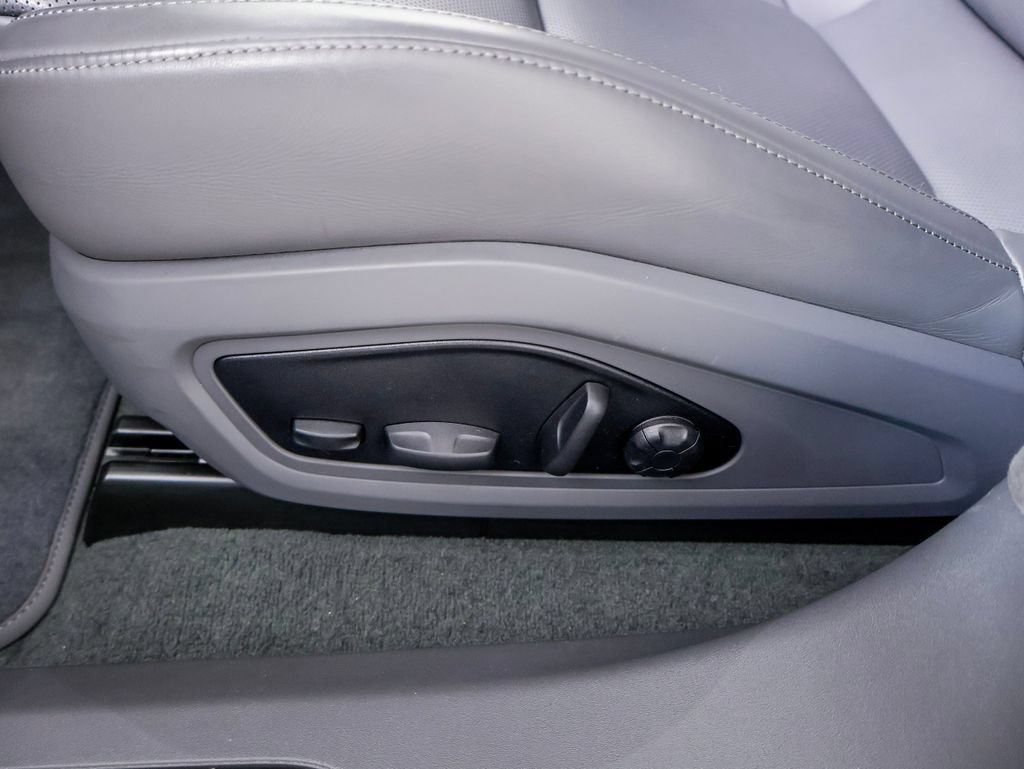 Certified 2025 Porsche Taycan Turbo AWD/4WD image 9