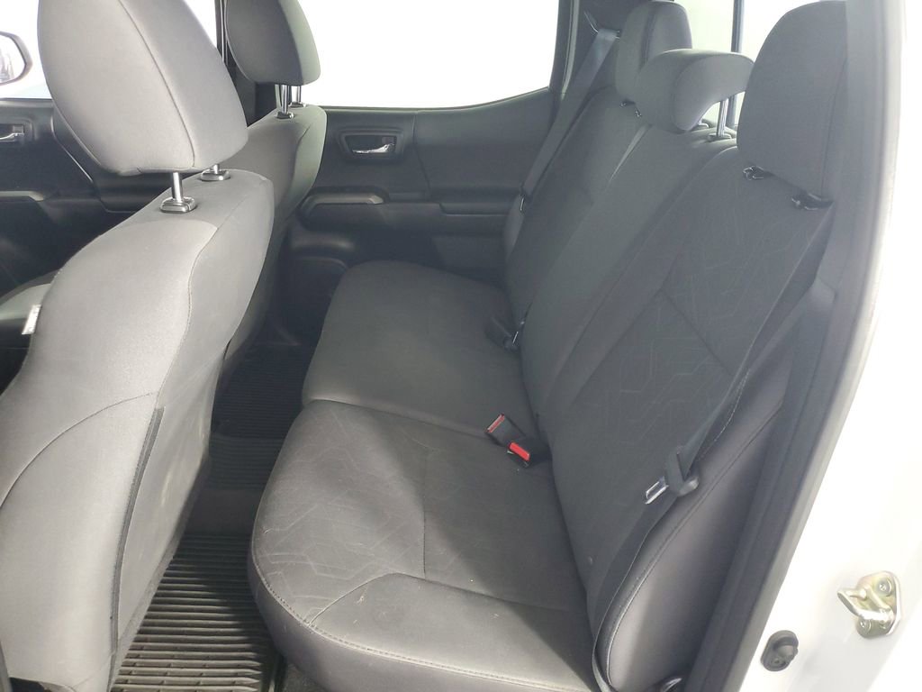 Used 2016 Toyota Tacoma TRD Sport AWD/4WD image 13